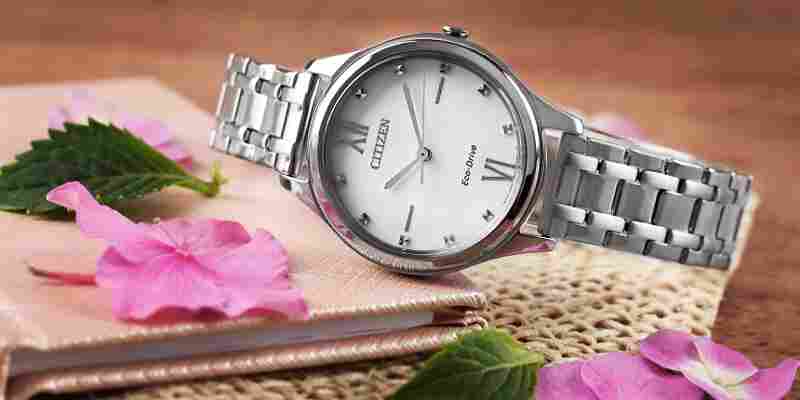 Citizen Lady Elegant EM050-7: Recenze a fotogalerie